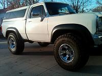 so how much tire and lift do you have info and pics please-img00022-20091114-1624.jpg