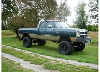 Majorly lifted first gens-93dodge.jpg