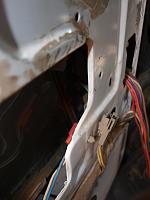 Ok, Let's replace our wing window seals-rail-hitting-wires.jpg