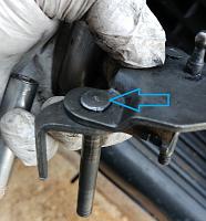 Throttle shaft play-0105171259a.jpg