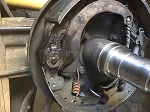 No parking brake after new shoes?-img_0813.jpg
