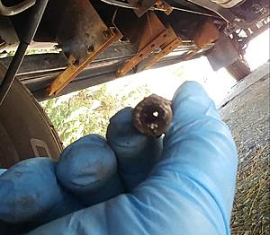 left wheel seal now leaking.-0511181119-1.jpg