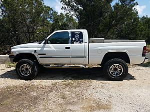 2001 Dodge Ram 2500 4x4-resized_20170905_121842.jpg