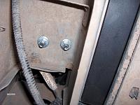 Crack in bed of truck-land-276.jpg