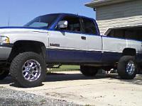need 325-60-18 tire and wheel pics!-090808_1543%5B00%5D.jpg