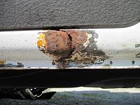 Rocker panel rust-001.jpg
