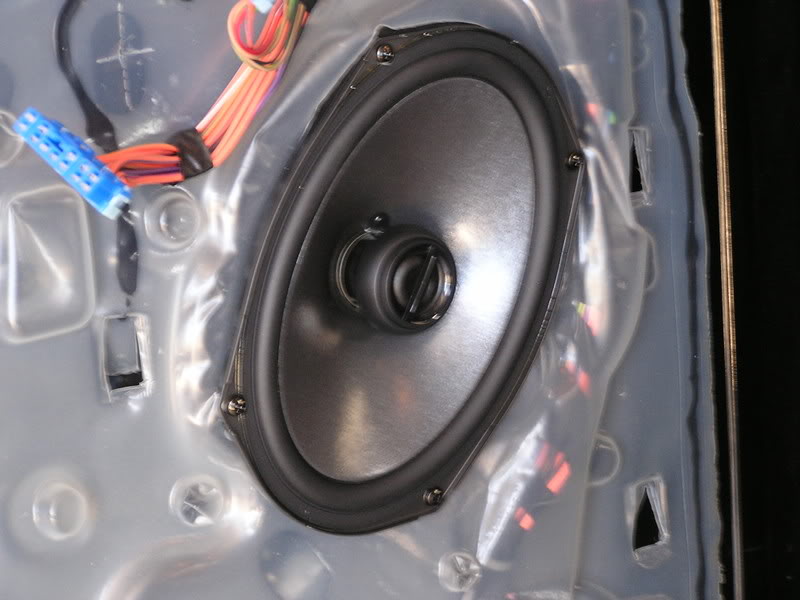 04 dodge ram 1500 speaker size